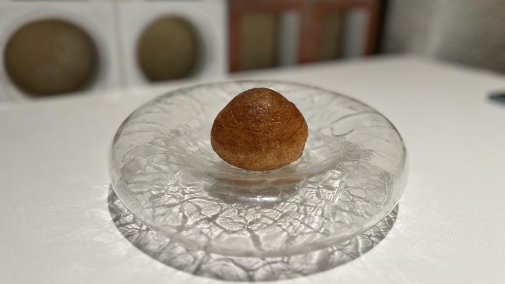 Panchino de caviar y crema agria