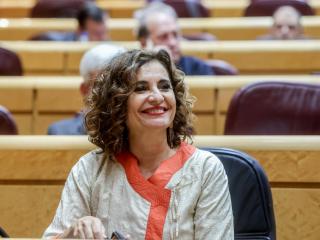 La ministra de Hacienda y Función Pública, María Jesús Montero, en la sesión de este martes en el Senado.