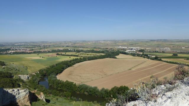 Espectacular paisaje en los alrededores de Cabezón, desde los Cortados, con el cauce del Pisuerga al fondo