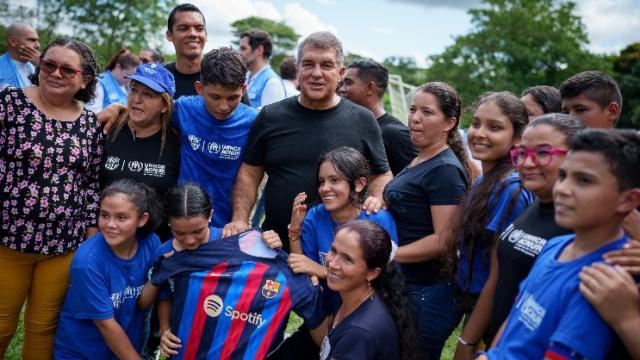 Joan Laporta, en una campaña solidaria en Colombia