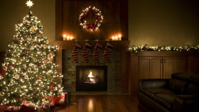 Una casa con navideña.