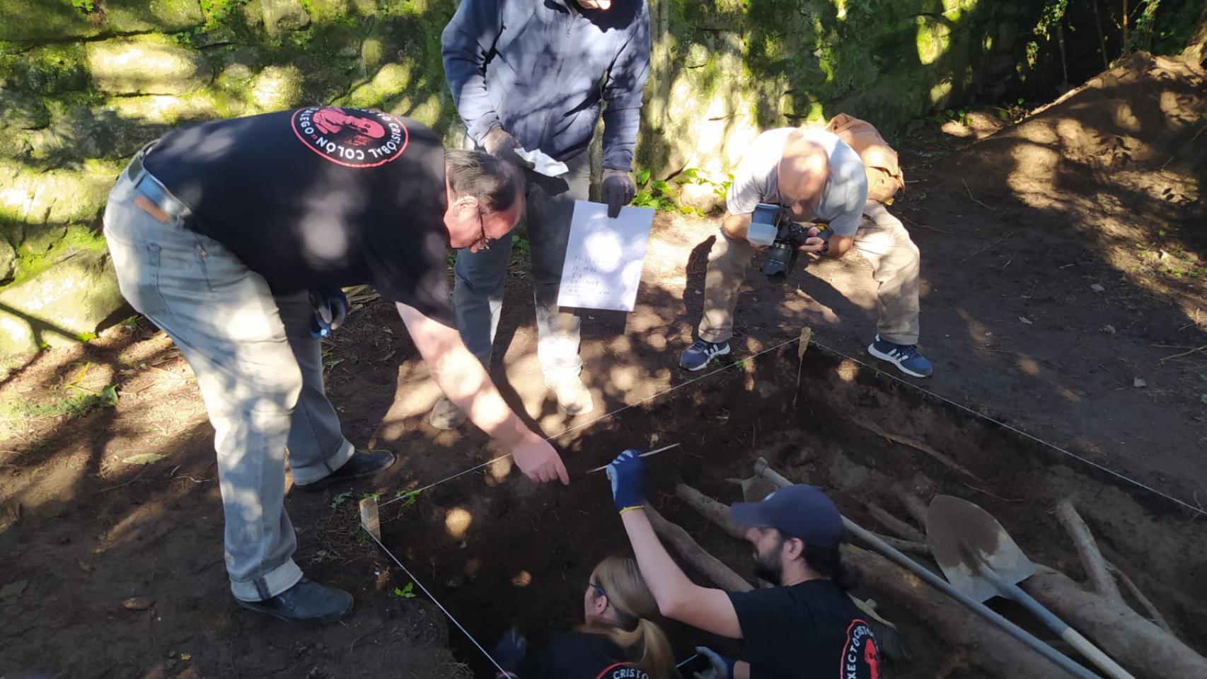 Excavación en el cementerio de San Salvador de Poio (Pontevedra).
