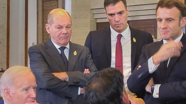 Pedro Sánchez, junto a Macron, Schulz, Biden y Sunak, en Bali, tras conocerse el ataque a Polonia.