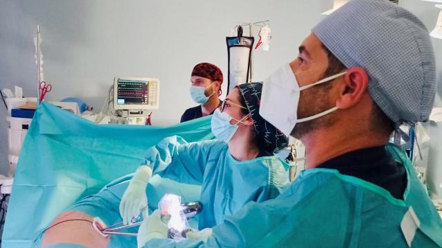 El doctor Mongil en una intervención.