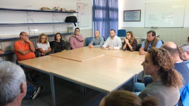 Reunión mantenida por el concejal y la consellera en Tabarca.