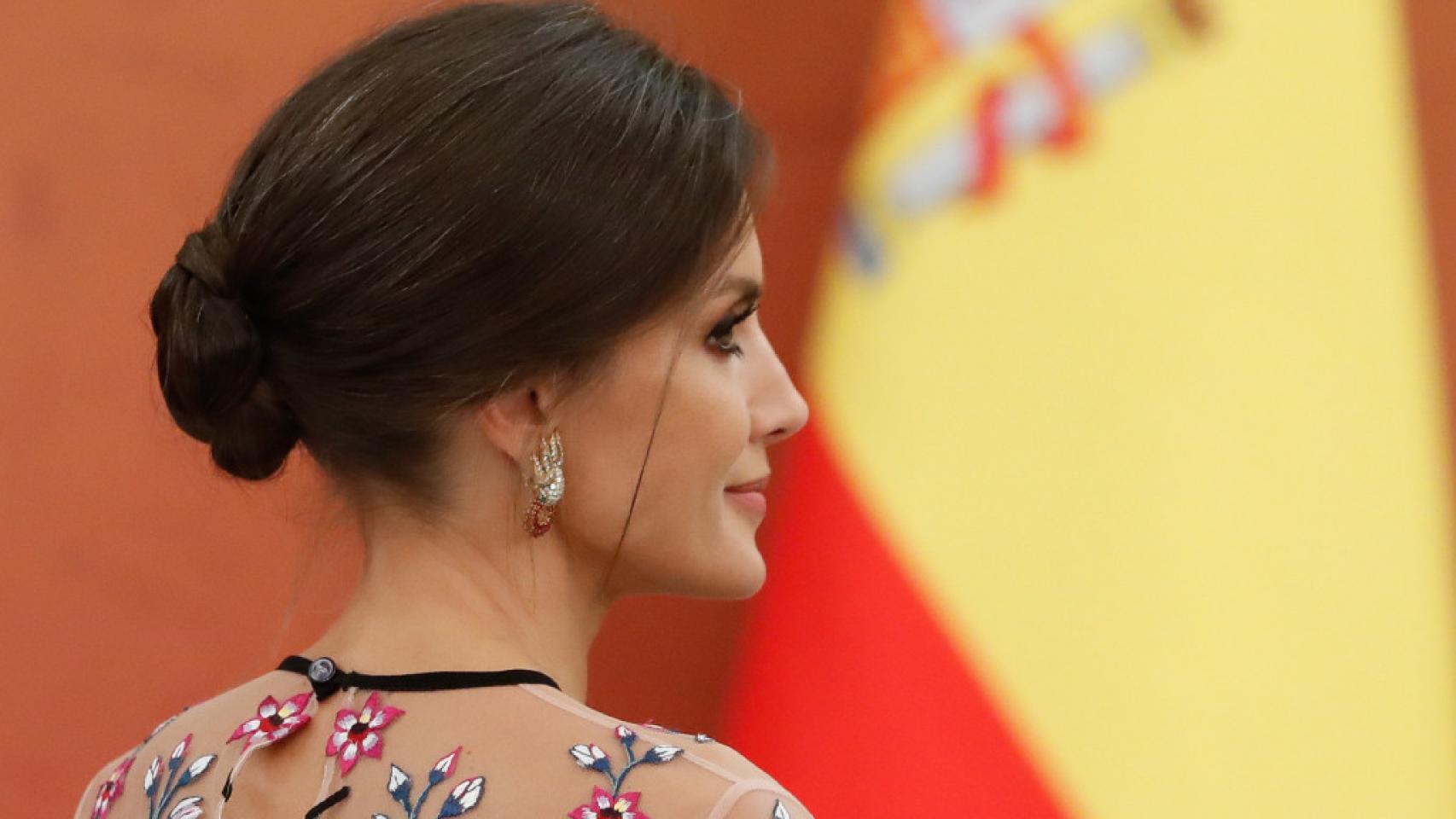 La reina Letizia con unos pendientes del joyero de la emérita Sofía.