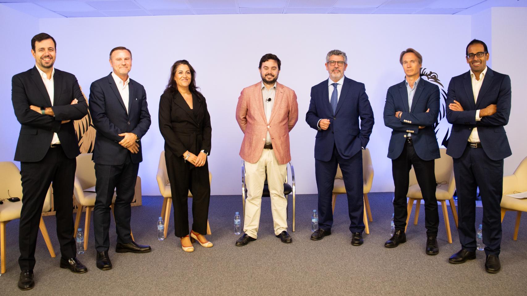 De izda. a dcha. Javier Marín, director comercial, clientes y fidelicación de Renfe; Carlos Martínez, CEO de Consultia Business Travel; Marivi Martín, finance director de Medline Europe; Arturo Criado, subdirector de EL ESPAÑOL-Invertia; Juan Manuel Baixauli, COO & Founder de Consultia Business Travel; Marce Fons, director general de Gebta y Sajiv Harjani, head of sales de Amadeus Cytric Solutions