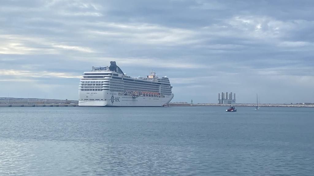 Uno de lo últimos cruceros que ha atracado en el puerto de Alicante.