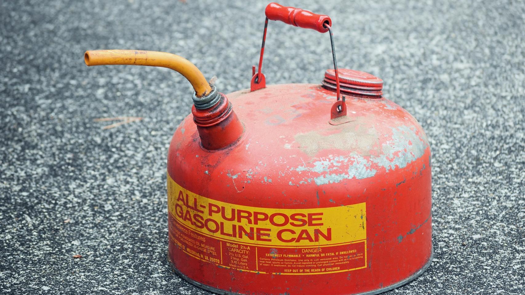 ¿Te gusta el olor a gasolina? Existe una explicación científica