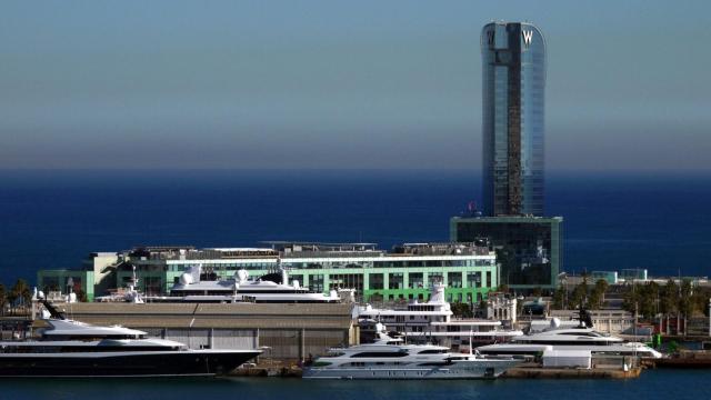 Yates en el Puerto de Barcelona.