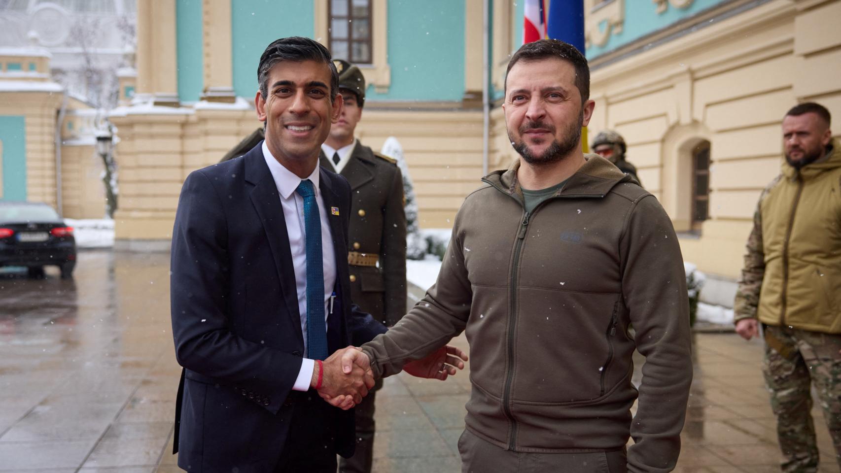 Sunak y Zelenski posan en Kiev en la primera visita desde que es primer ministro de Reino Unido