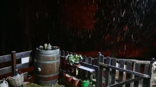 Nieva copiosamente en Ferreras del Puerto, en el Valle de Valdetuejar, en León