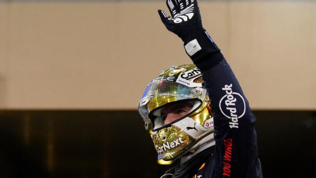 Verstappen saluda al público