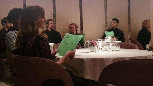 Activistas de 'Animal Rebellion' en el restaurante del chef Gordon Ramsay en Londres