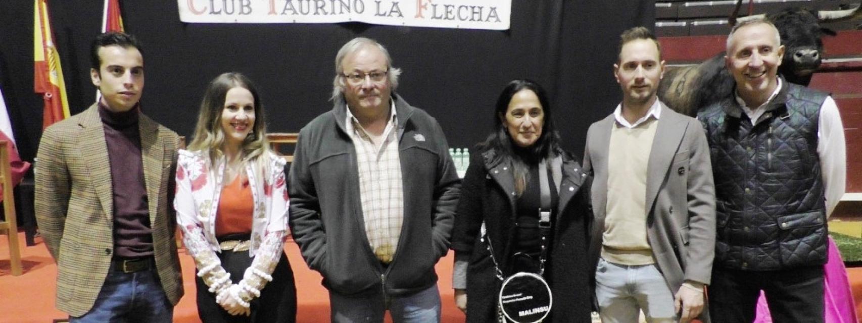 Foto del coloquio en la plaza de toros de La Flecha organizado por el Club Taurino La Flecha