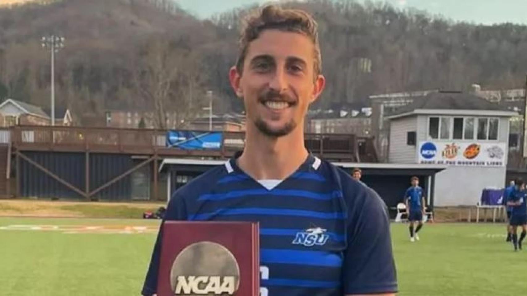 Alberto Rentero, jugador de fútbol de Nova Southeastern University.