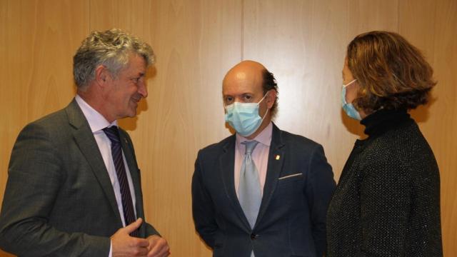 El alcalde de Arroyo solicita al consejero de sanidad más farmacias en el municipio