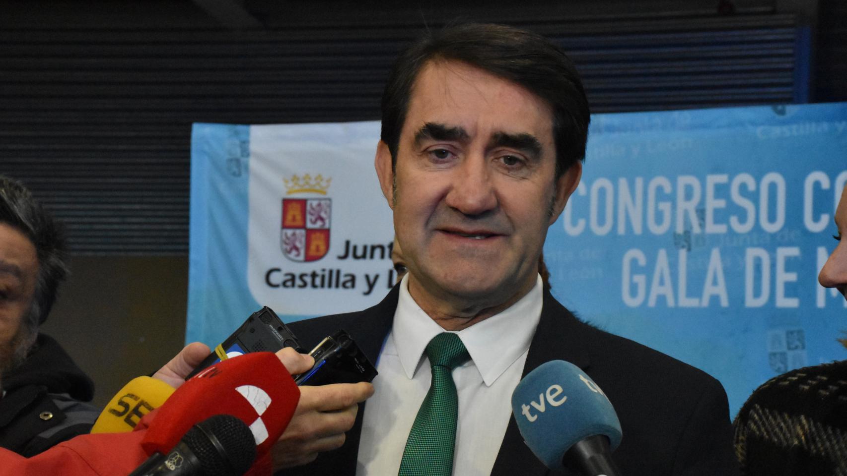 El consejero de Medioambiente, Vivienda y Ordenación del Territorio, Juan Carlos Suárez-Quiñones, en Zamora