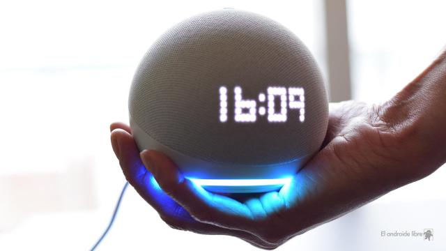 Amazon Echo Dot 5,  un altavoz inteligente mejorado con detección por movimiento