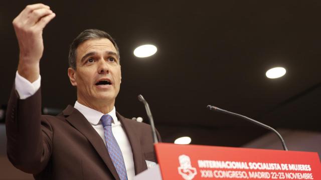 El presidente del Gobierno, Pedro Sánchez, da un discurso durante la jornada inaugural del XXII Congreso de la Internacional Socialista de Mujeres.