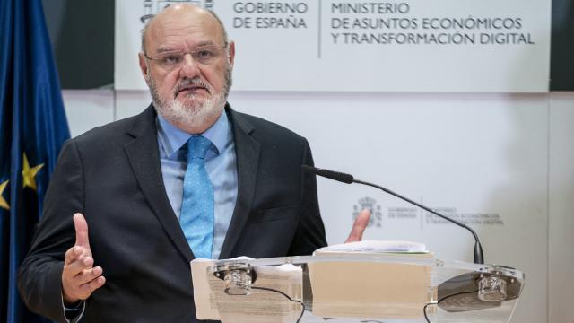El director general de CECA, José María Méndez, en una rueda de prensa.