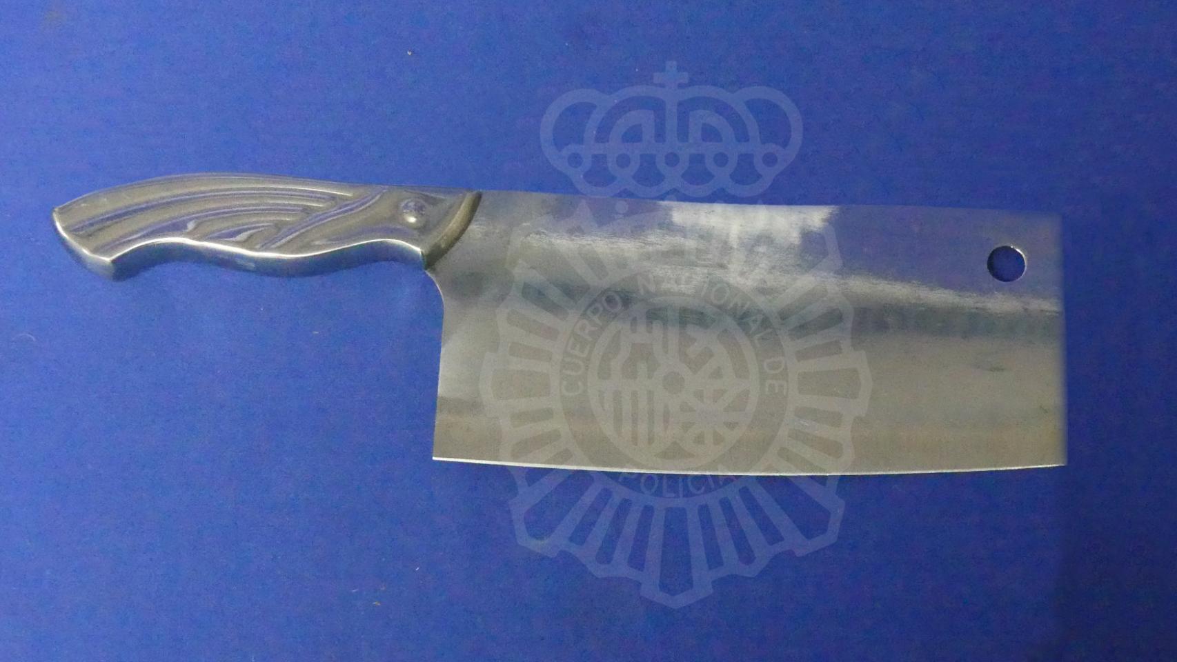 Cuchillo con el que el detenido amenazó a sus caseros