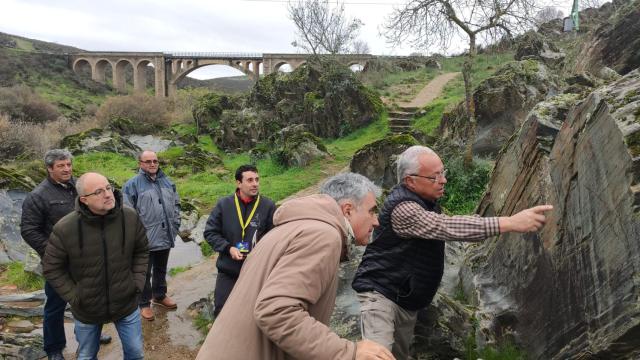El consejero de Cultura y Turismo, Gonzalo Santonja, visita Siega Verde