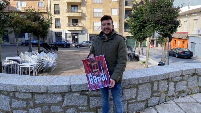 El concejal de Festejos, Alberto Hernández Garabaya, presenta el programa de Nochevieja