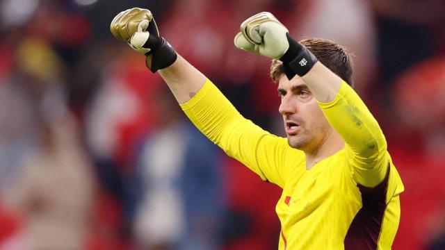 Courtois celebra la victoria en el Bélgica - Canadá