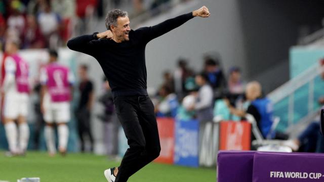 Luis Enrique, celebrando un gol de la selección española en el debut en el Mundial de Qatar 2022