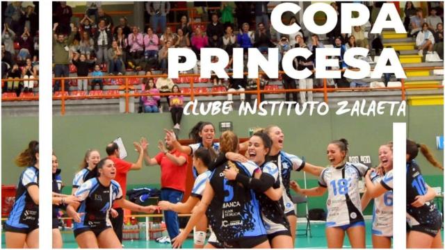 El equipo Zalaeta de voleibol.