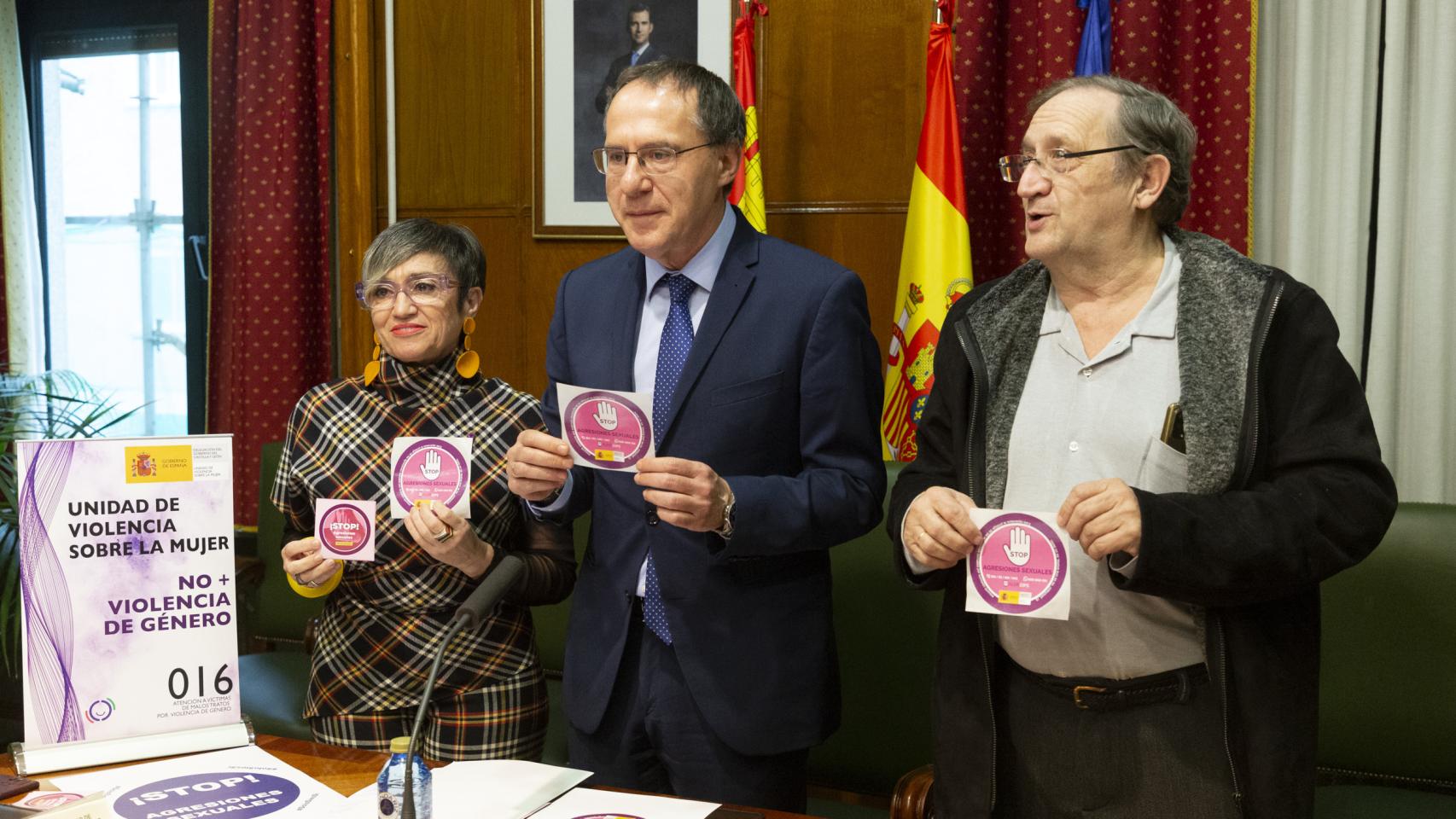 Marisa Manso, Ángel Blanco y Óscar Somoza, en la presentación de la campaña