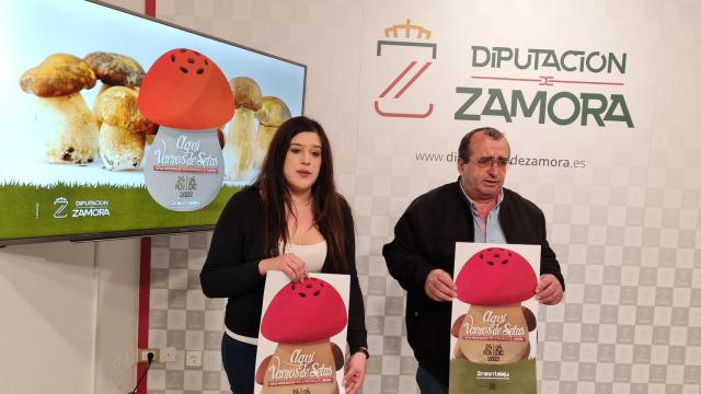 El diputado de Agricultura y Ganadería, Ángel Sánchez, y la gerente de la Asociación Zamora de Empresarios de Hostelería (AZEHOS), Natalia García