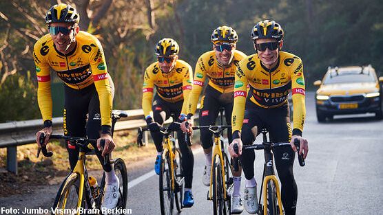 Miembros del equipo Jumbo-Visma, concentrado en la provincia de Alicante.