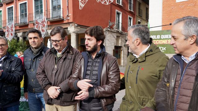 Concentración de Vox en Valladolid para exigir la dimisión del Gobierno de España y la convocatoria de eleccione con el vicepresidente de la Junta, Juan García-Gallardo