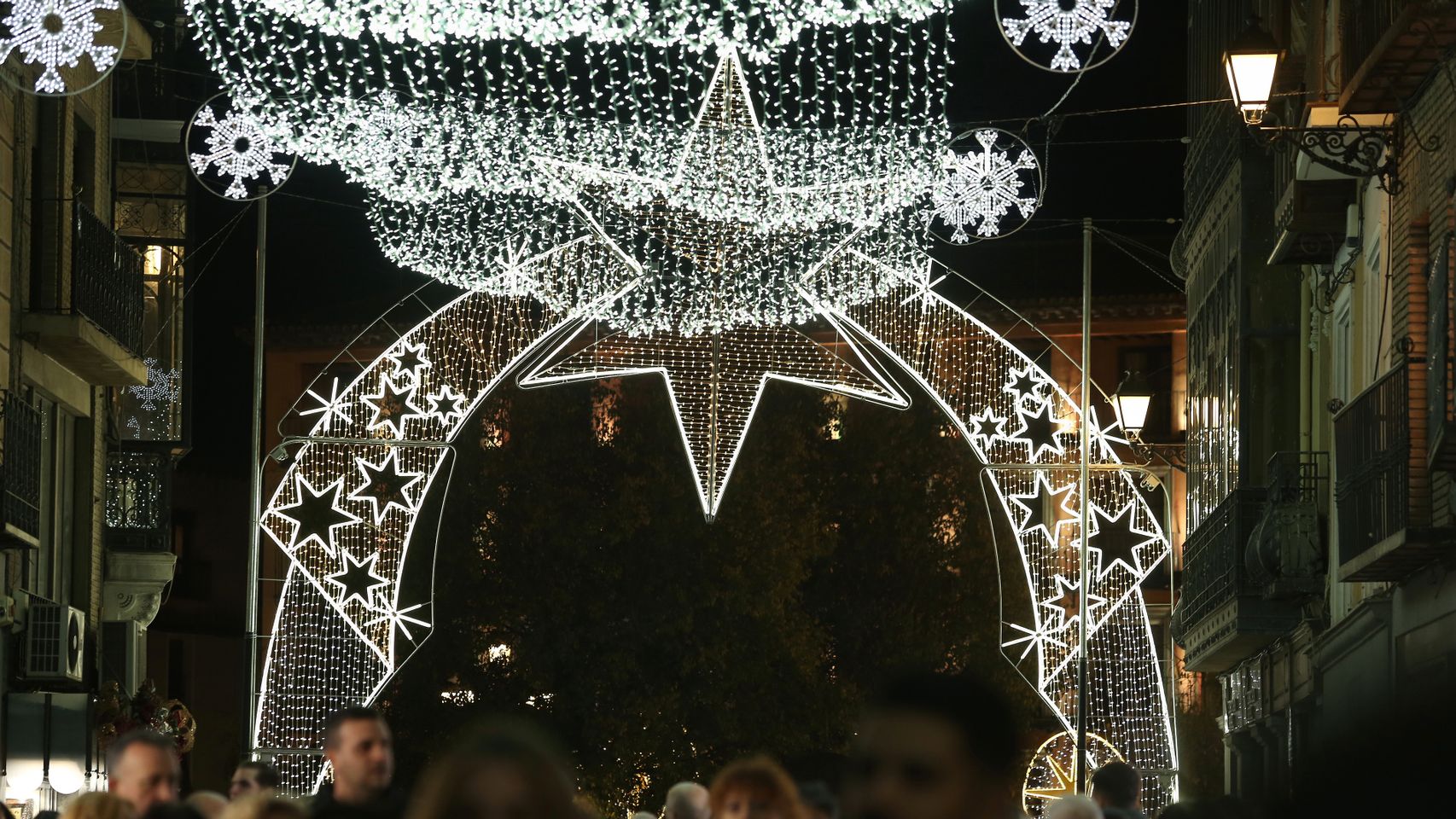 Toledo enciende la Navidad: un recorrido fotográfico por las calles iluminadas