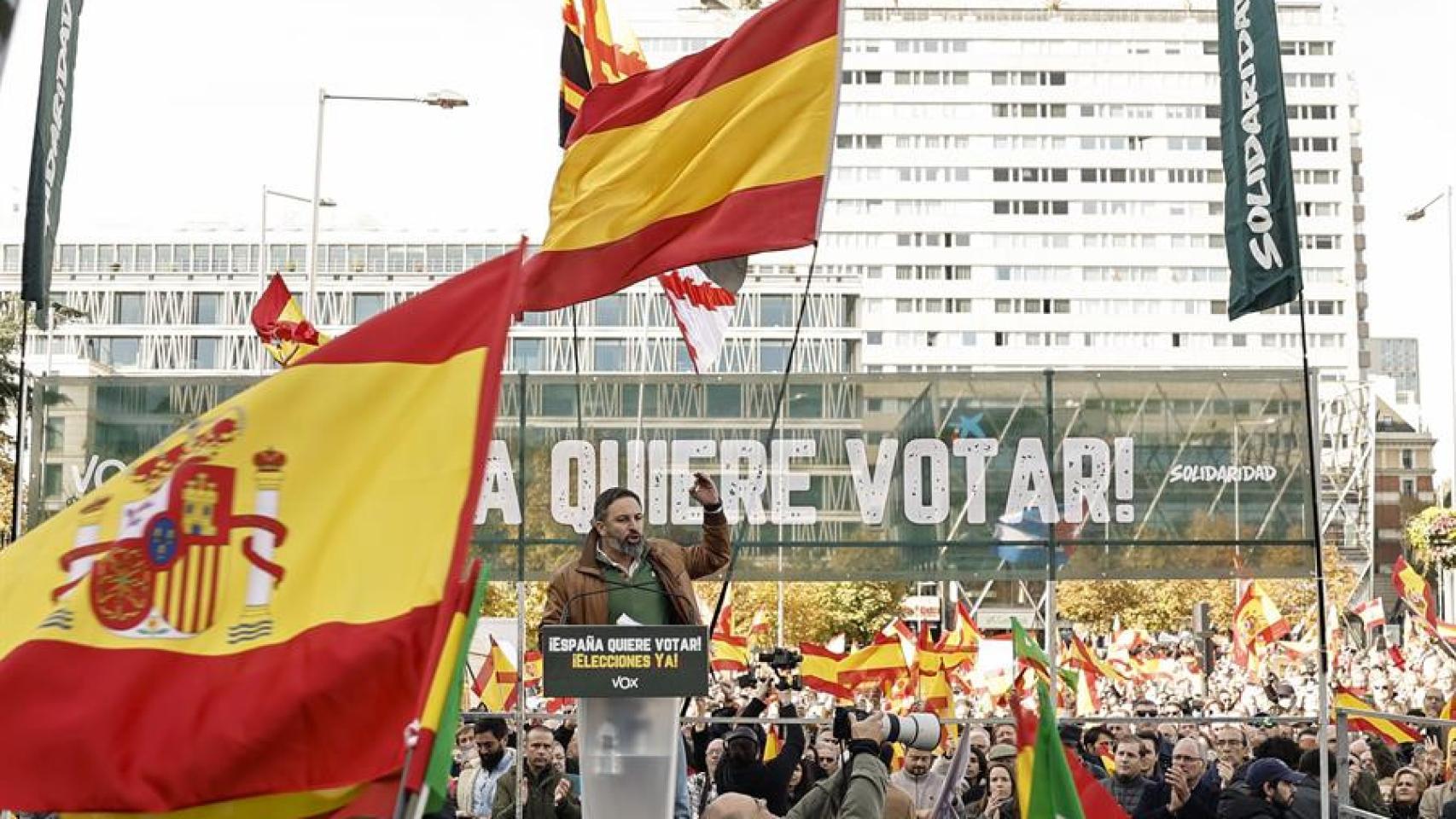 Vox vuelve a la Plaza de Colón contra el corrupto de Pedro Sánchez: Está triturándolo todo