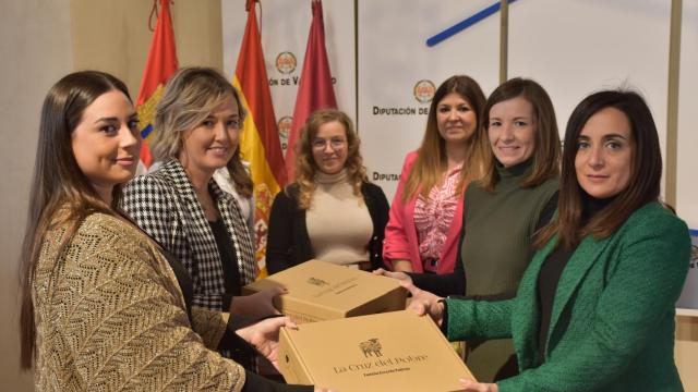 Las mujeres rurales presentan un pack de productos locales: Lleva esfuerzo, pasión y, sobre todo, amor por nuestro trabajo