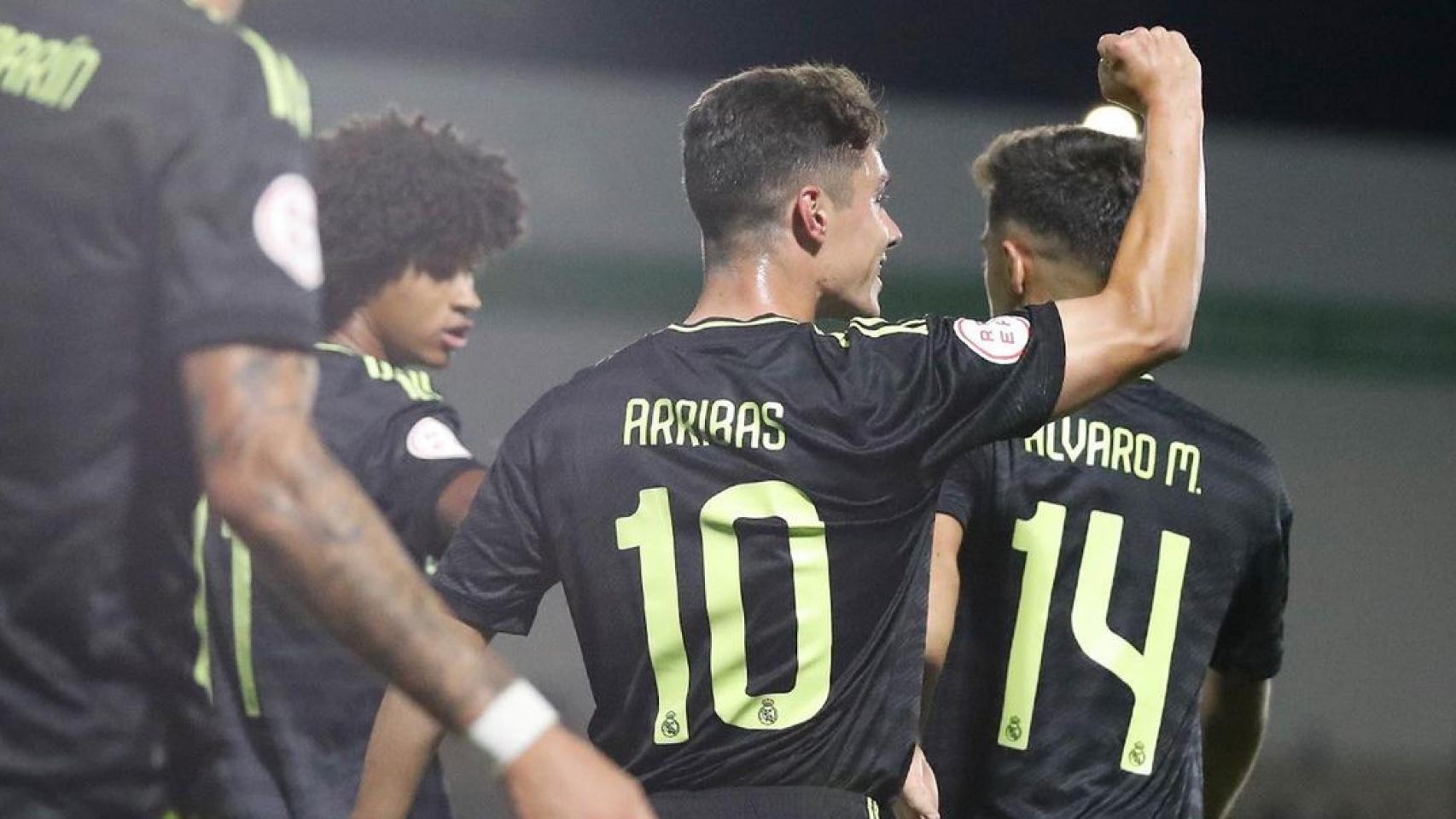 Sergio Arribas celebra un gol con el Real Madrid Castilla