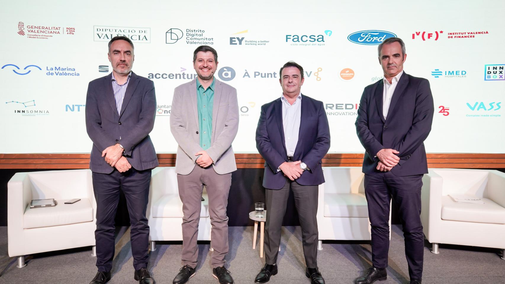 Juan Ángel Poyatos (Comunitat Valenciana), Javier Arnau (D+I), Eduardo García (VASS) y Gonzalo Belenguer (Redit) durante el Foro Económico Español organizado por EL ESPAÑOL, Invertia y D+I.