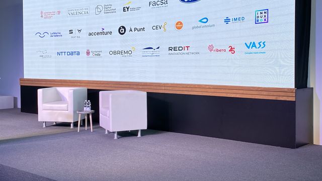 Escenario principal del Foro Económico Valenciano 2022.