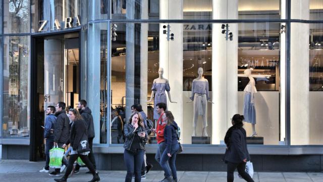 La razón por la que ni Zara ni ninguna otra tienda puede impedirte devolver una prenda de ropa usada