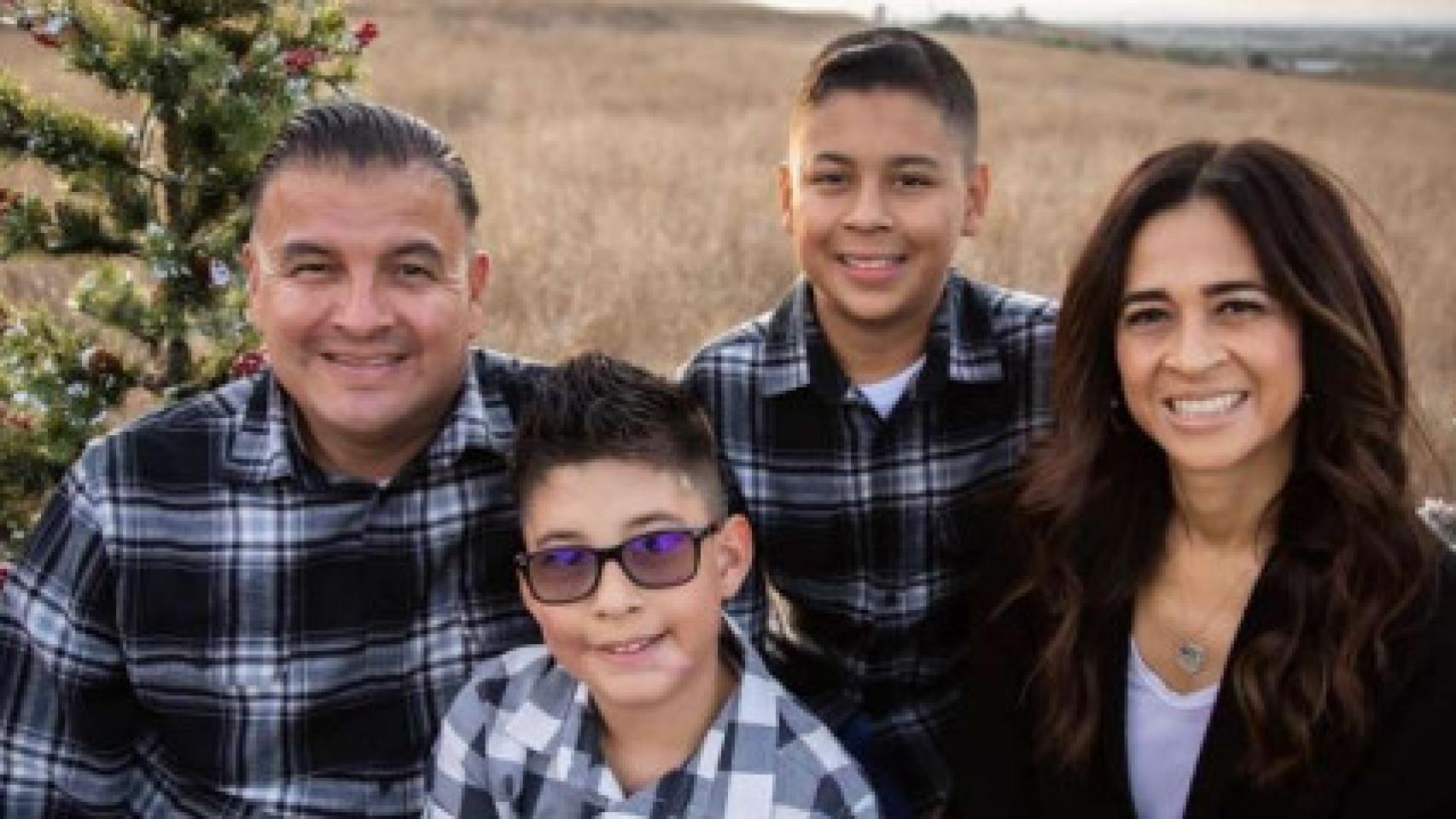 La familia Tomelloso lucha contra el cáncer de sus padres, Laura y Michael.
