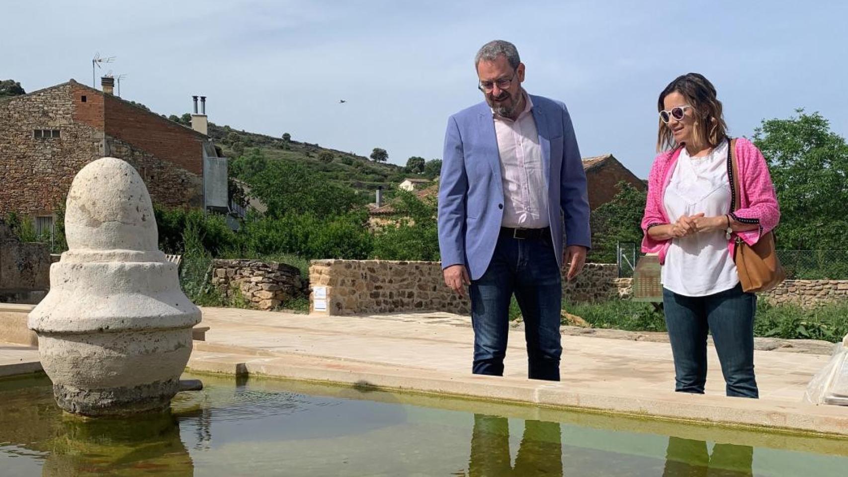 Diana Caballo y Eusebio Robles, alcaldesa de Angón y delegado provincial de la Junta en Guadalajara, respectivamente.