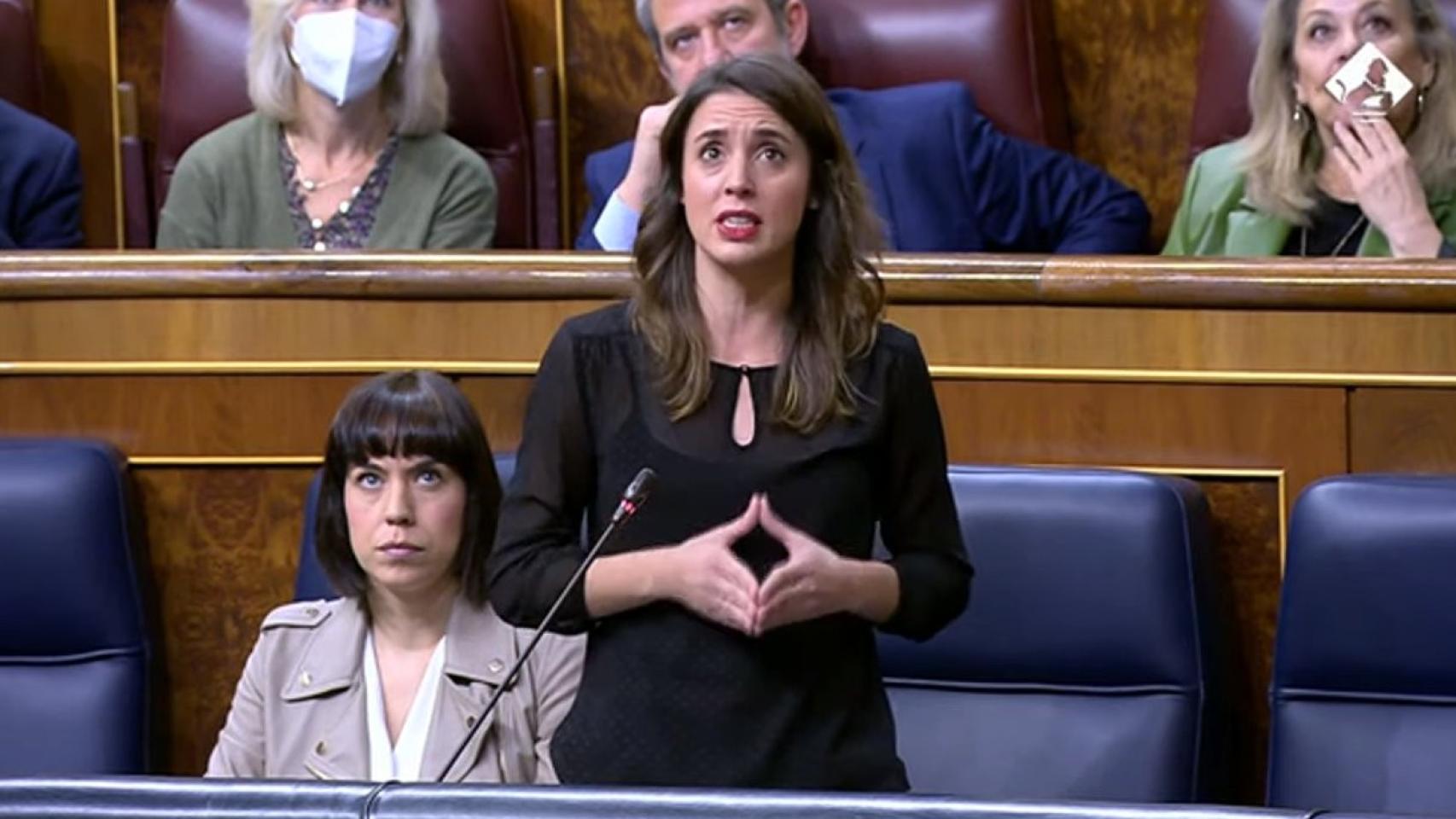 La ministra de Igualdad, Irene Montero, durante la sesión de control de este miércoles.
