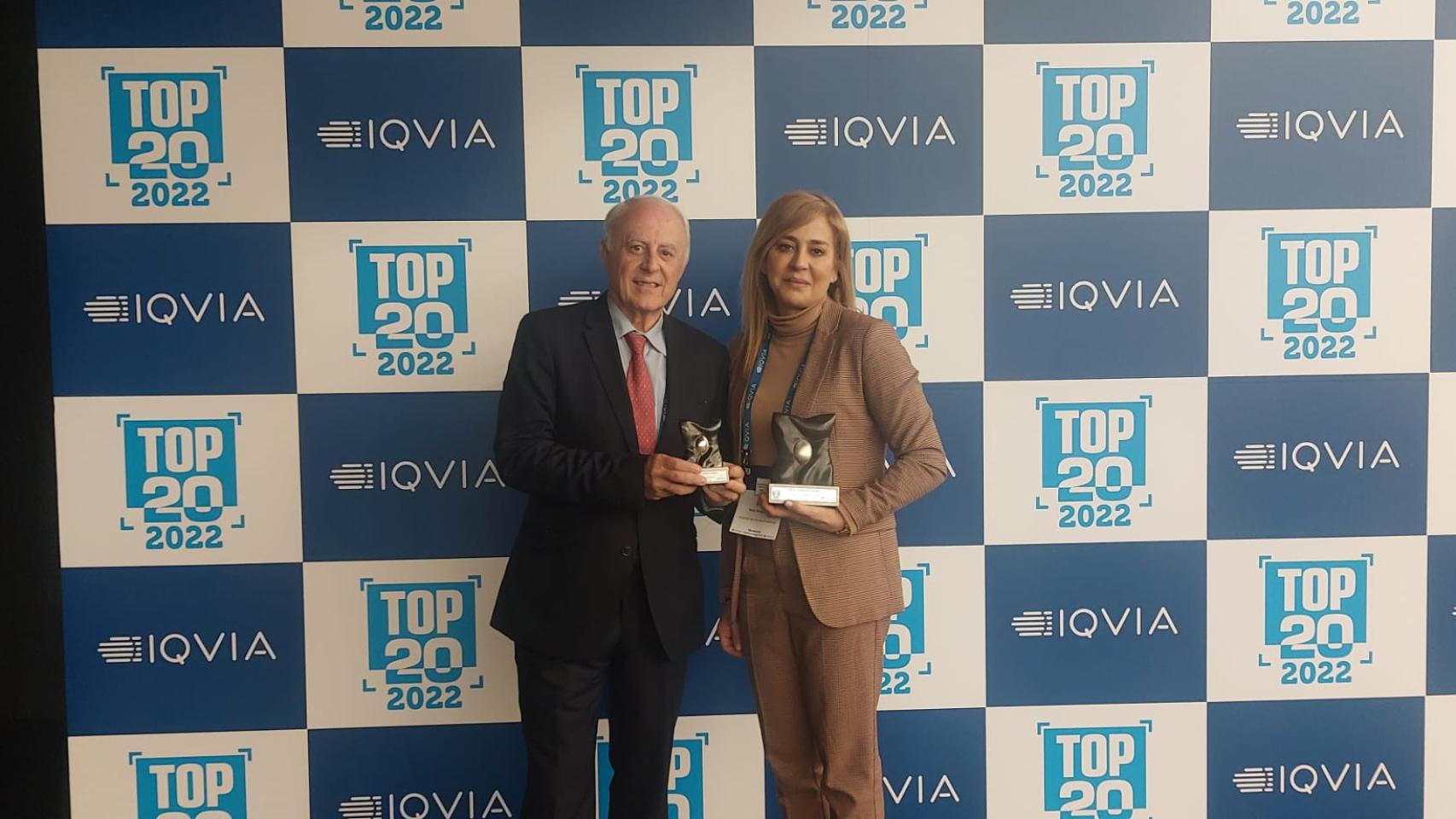 El Dr. Moises Diágo del servcio de digestivo de Quirónsalud Valencia y Rosa Ruíz, directora territorla de comunicación.