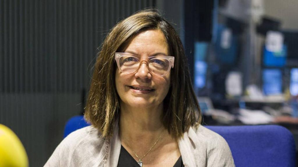 Àngels Barceló en los estudios de la Cadena SER.
