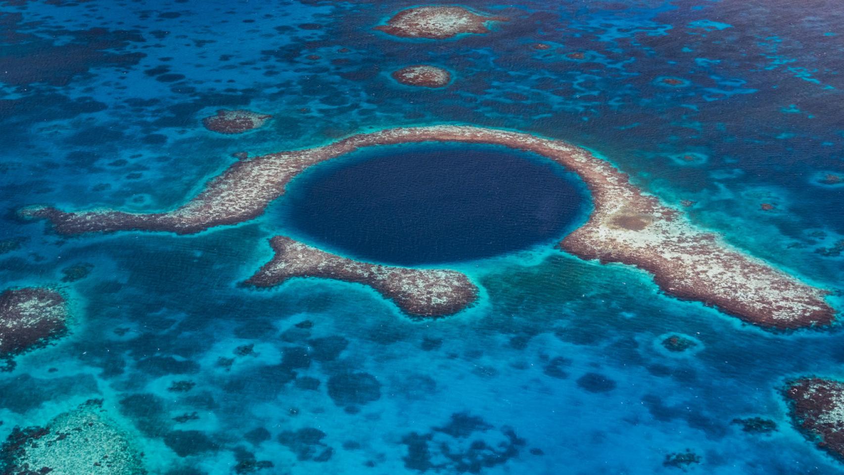 Vista aérea del agujero azul de Belice.