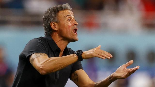 Luis Enrique dando instrucciones.