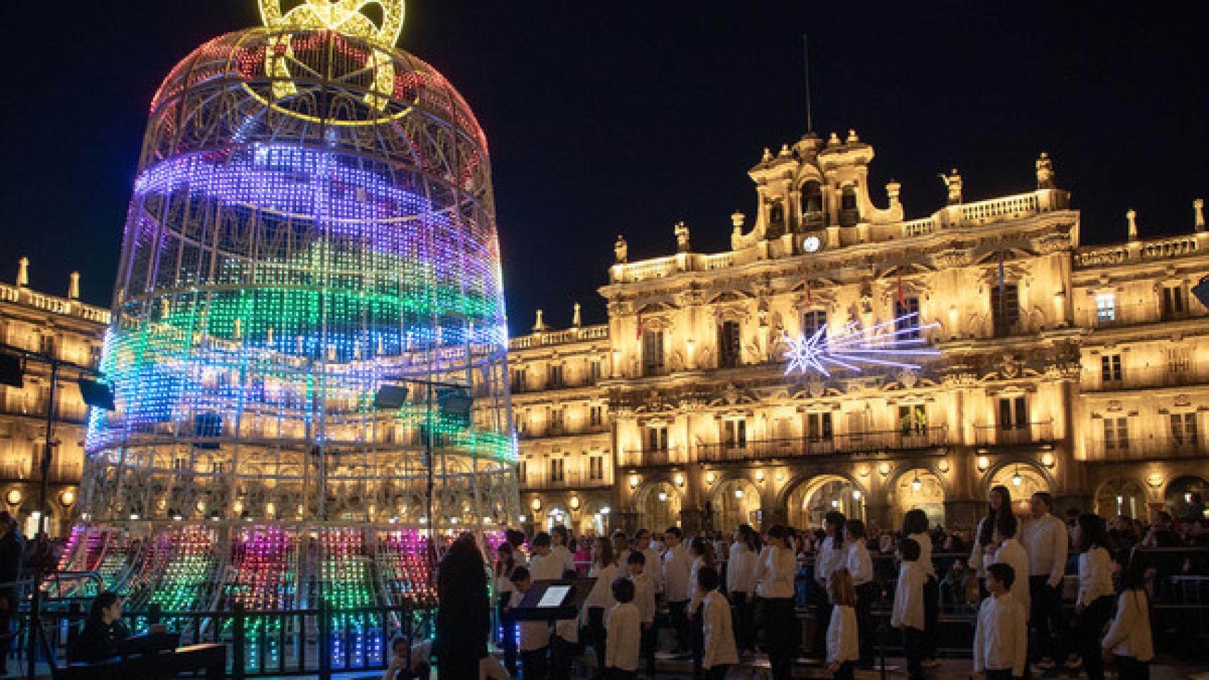 Tradicional encendido navideño en Salamanca